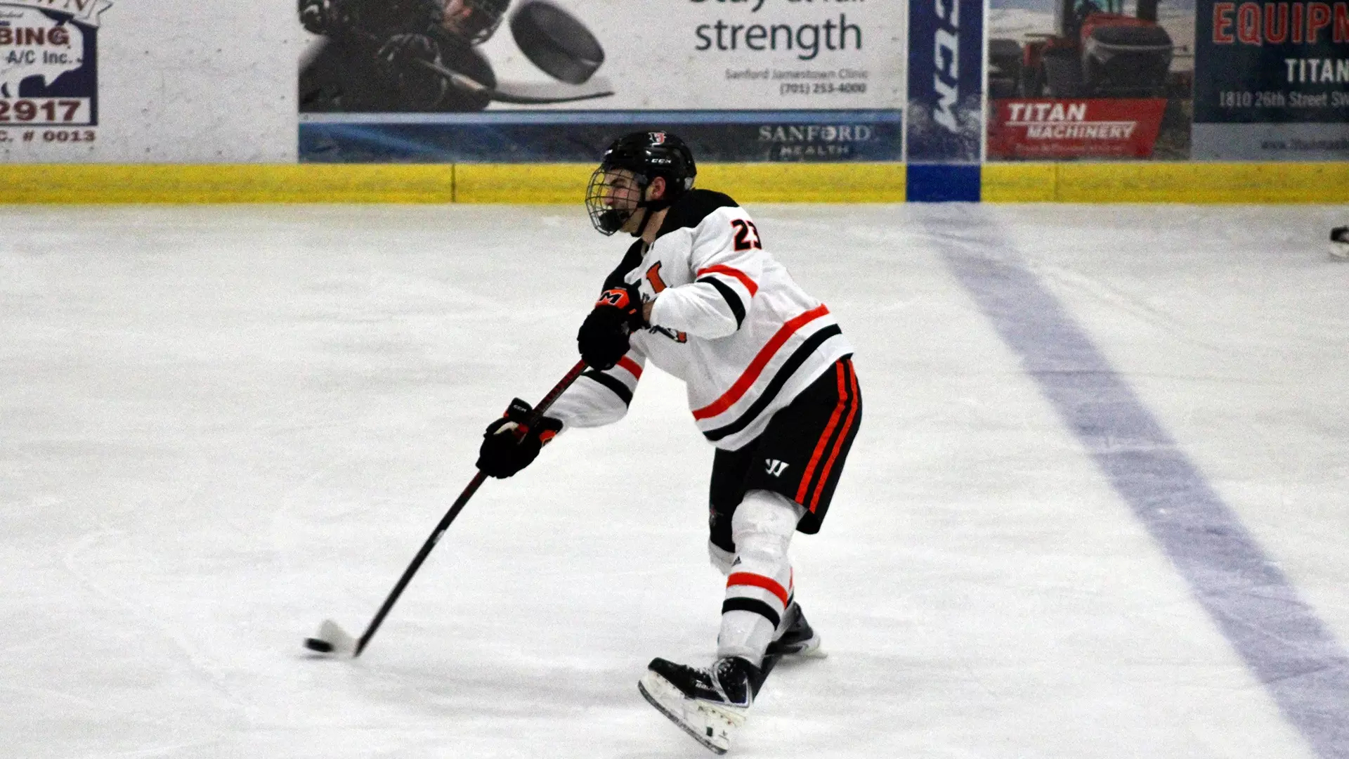 Ninth-ranked Jimmies finish off weekend sweep of Iowa State